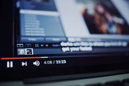 Quảng cáo trên YouTube bị lợi dụng để đào tiền điện tử
