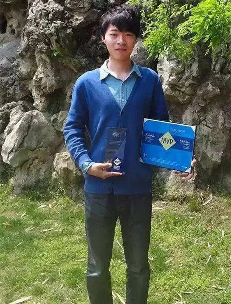 [Khoa học và công nghệ] Lập trình viên tài năng tự sát khiến giới công nghệ Trung Quốc rúng động