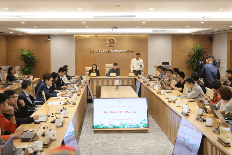 Phát hiện đối tượng dùng xe máy chở thiết bị BTS giả phát tán tin nhắn lừa đảo