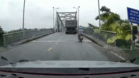 [Sống số Tứ phương] Ứng dụng công nghệ để tránh những sự cố đau lòng như sập cầu Phong Châu