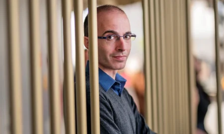 GS Yuval Noah Harari: Con người hiểu sai và ‘nghĩ ngắn’ về AI GS Yuval Noah Harari: Con người hiểu sai và ‘nghĩ ngắn’ về AI